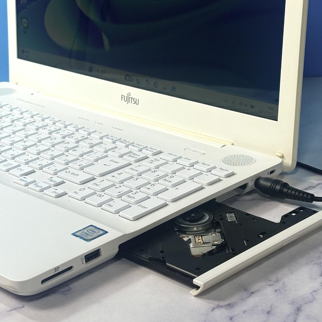 Corei7・8GB・SSD・DVDマルチ・Win11・ホワイトノートパソコン