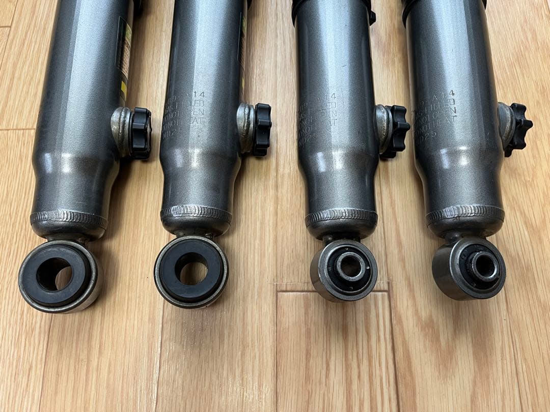 ハイエース200系　TWO-HOT BACK9 MSダンパーショートストローク用