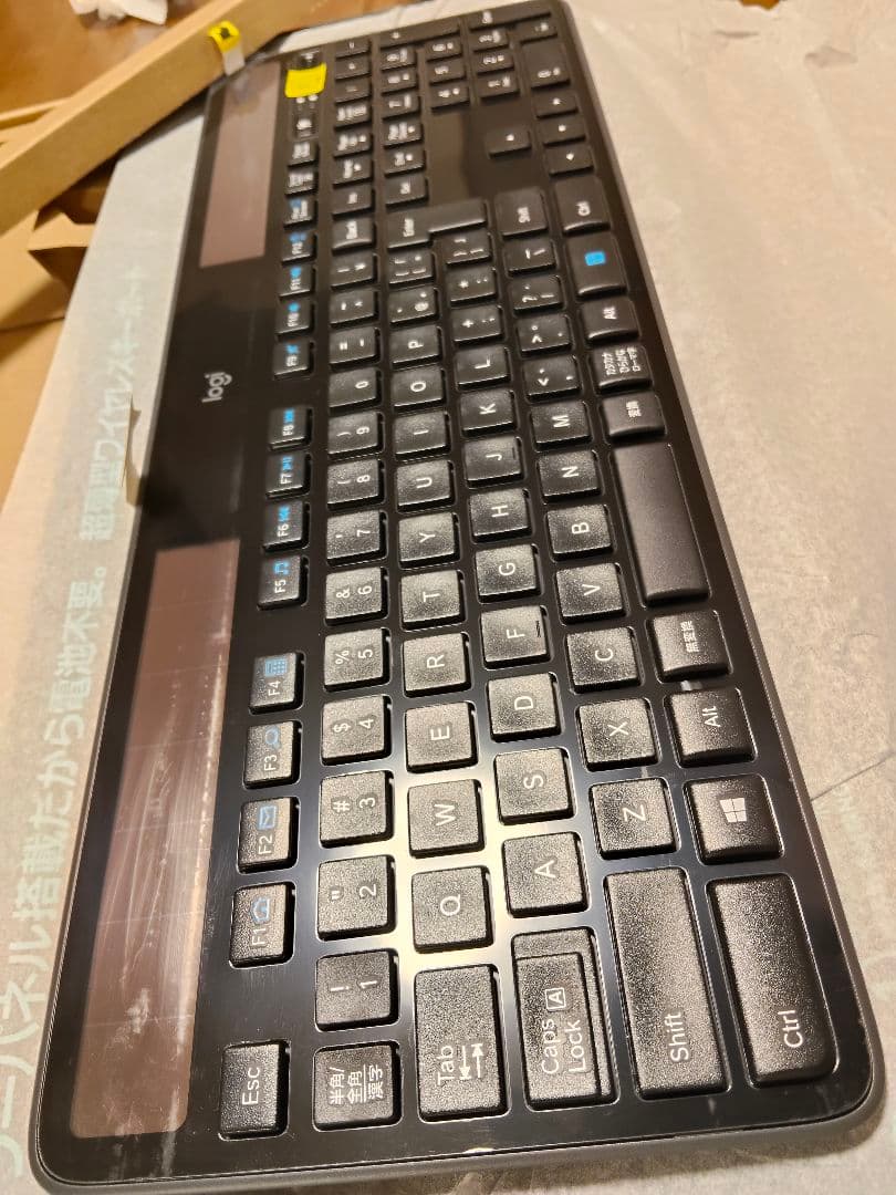 美品　logicool K750r ソーラーワイヤレスキーボード