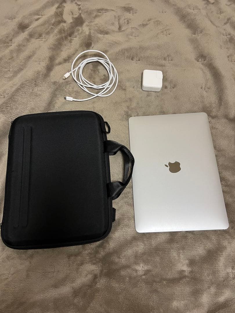 【美品・付属品付】MacBook Air M1 8GB 256GB