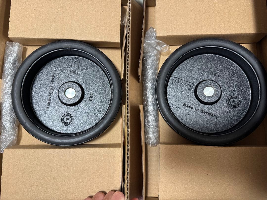 K&M 23310 GENELECスピーカースタンド