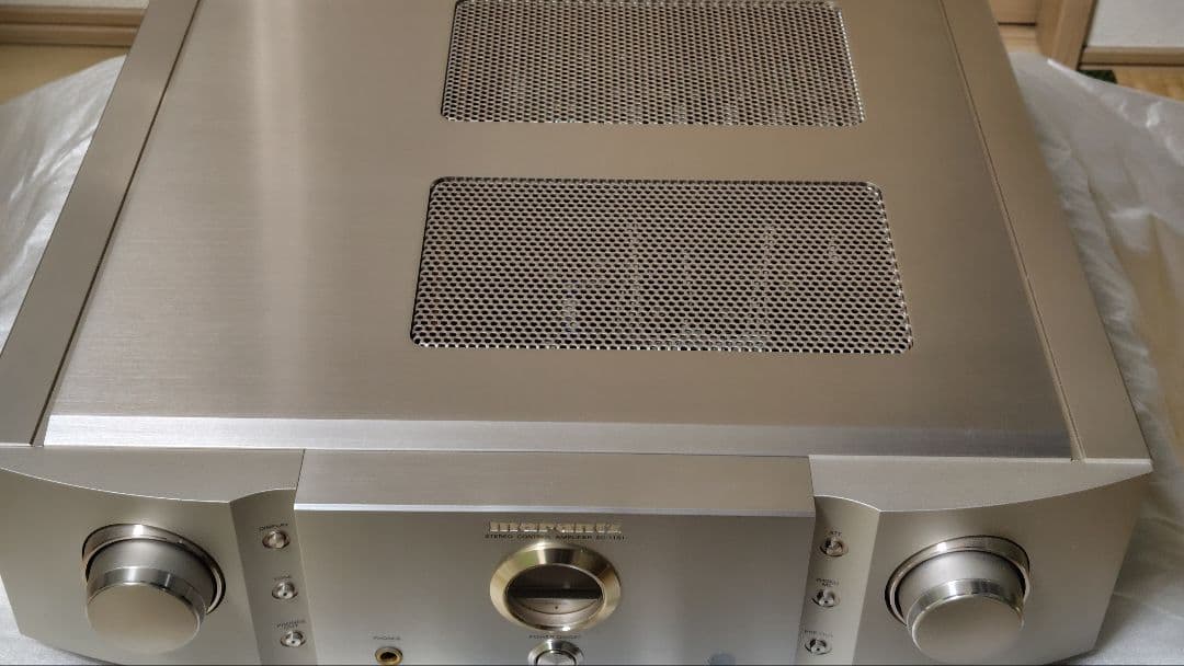 marantz マランツ プリアンプ SC-11S1です。