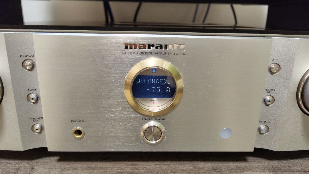 marantz マランツ プリアンプ SC-11S1です。
