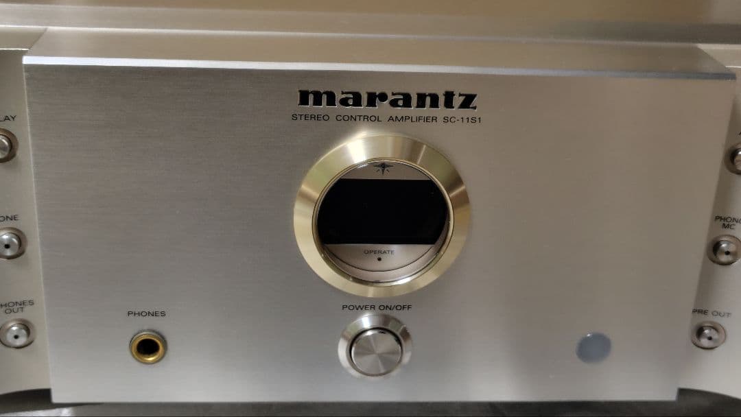 marantz マランツ プリアンプ SC-11S1です。