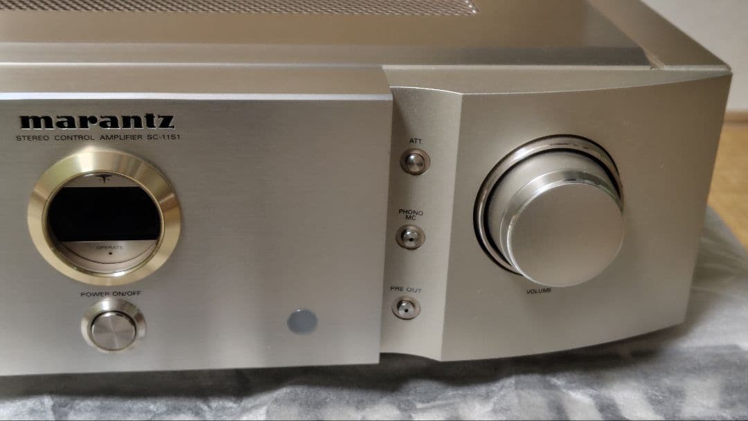 marantz マランツ プリアンプ SC-11S1です。
