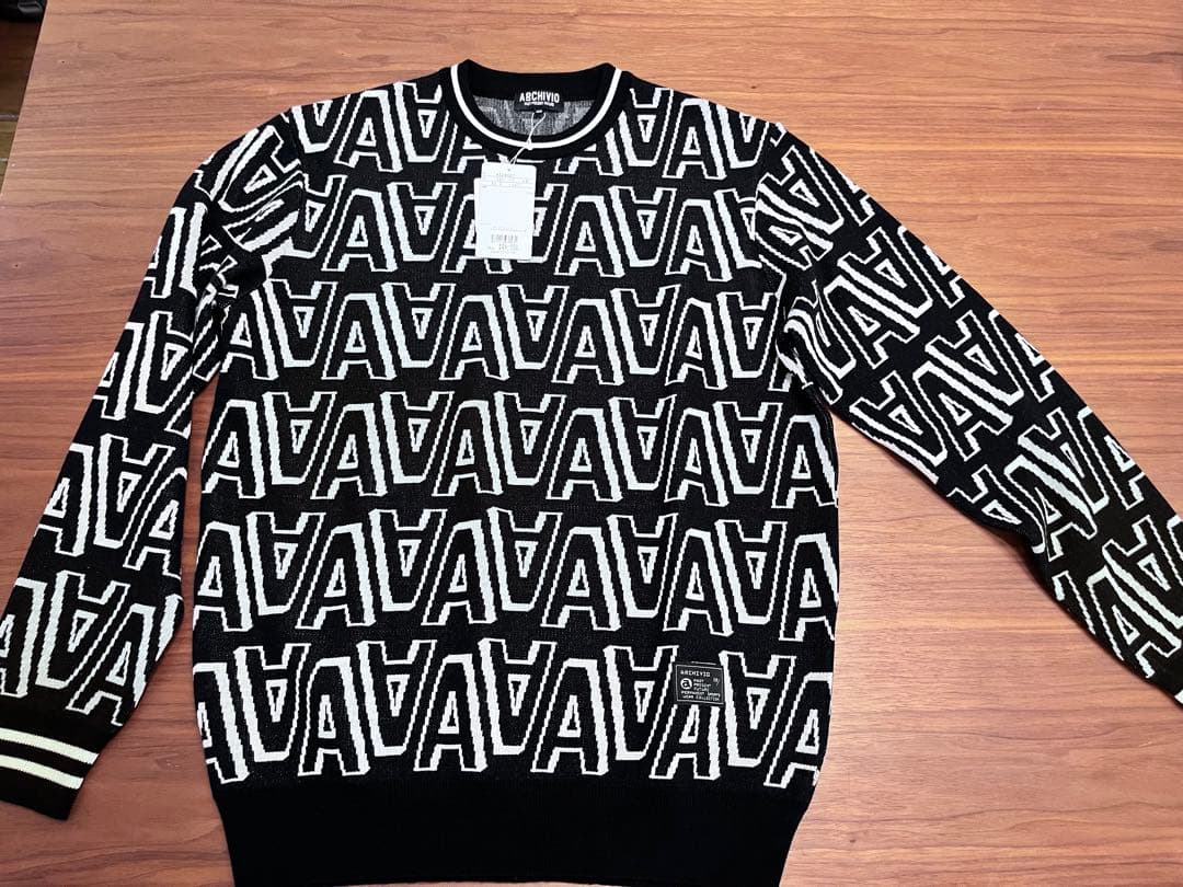 o*a様 [今だけ値下げ！]【新品タグ付】アルチビオ archivio 総柄ニッ