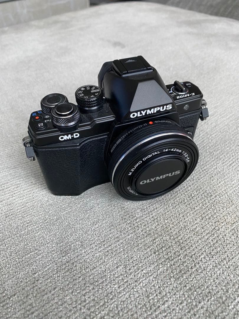OLYMPUS OM-D E-M10 Mark II 本体 14-42mm
