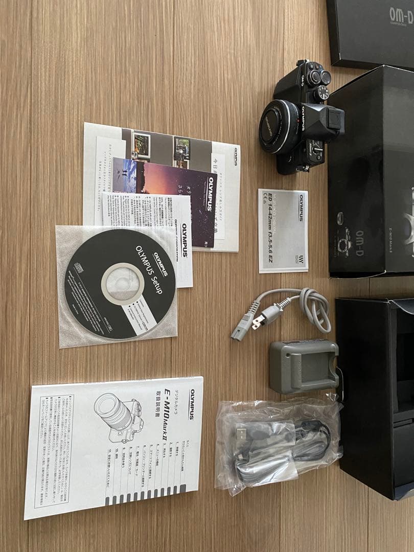 OLYMPUS OM-D E-M10 Mark II 本体 14-42mm