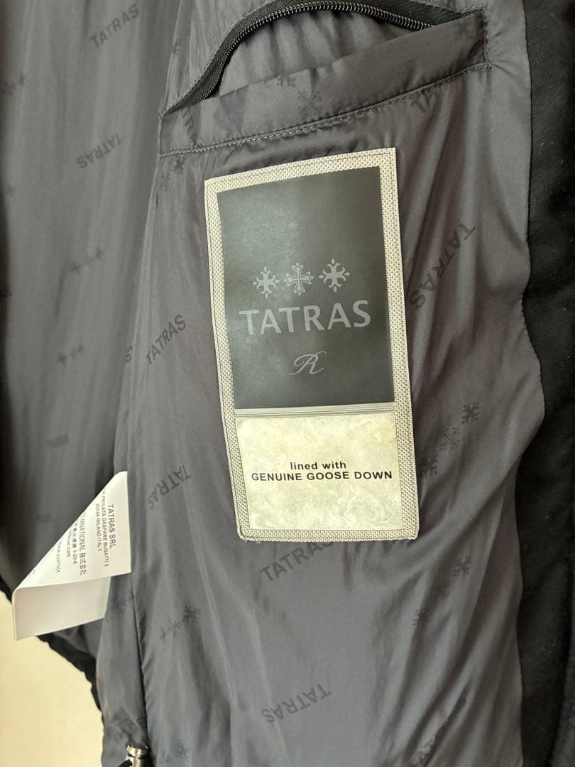 TATRAS 黒 ダウンジャケット フード付き