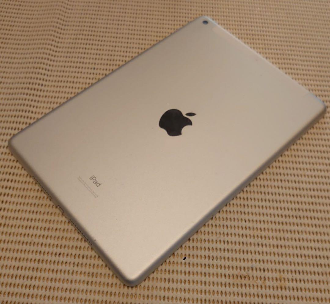 完動品SIMフリー液晶無傷iPad第7世代(A2198)本体32GB KMDFV