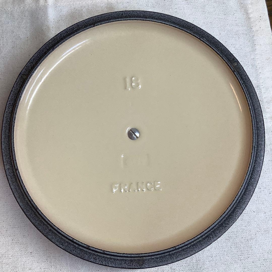 【美品】ルクルーゼ　ココットロンド　18cm