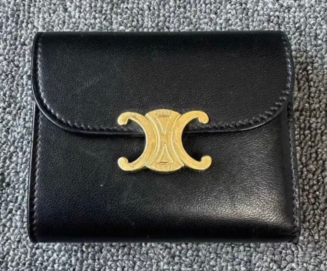 CELINE セリーヌ トリオンフ スモールウォレット三つ折り財布 ブラック☆