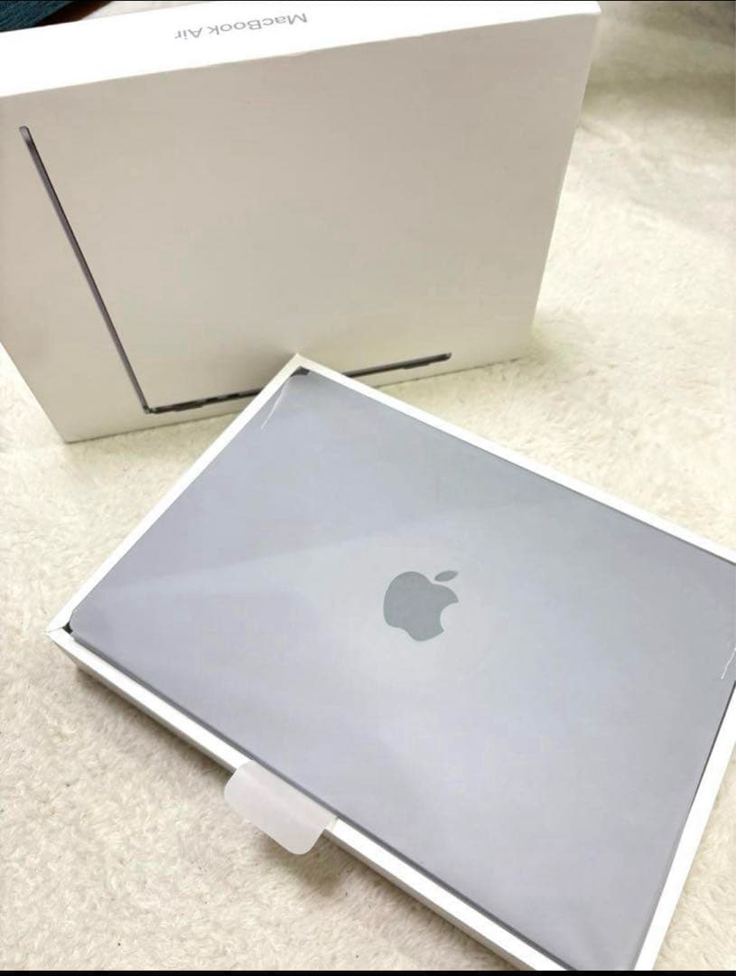 MacBook Air M2 13.6インチ 8GB 256GB ほぼ未使用