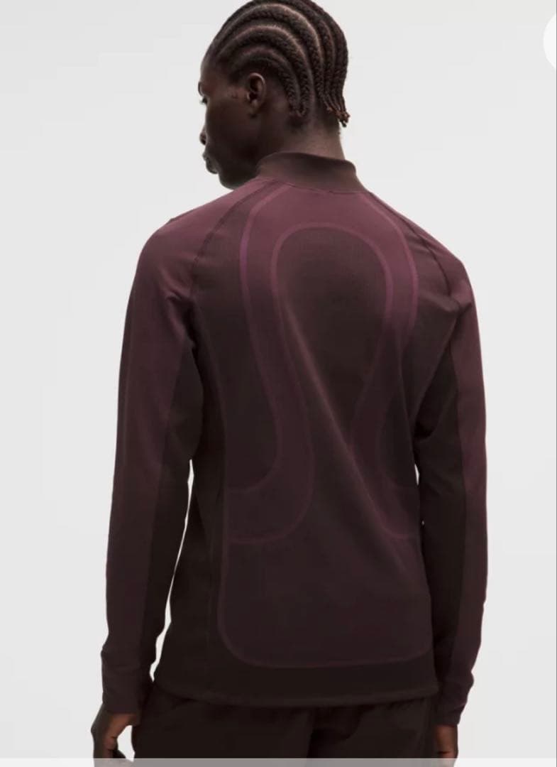 ルルレモン　シャツ