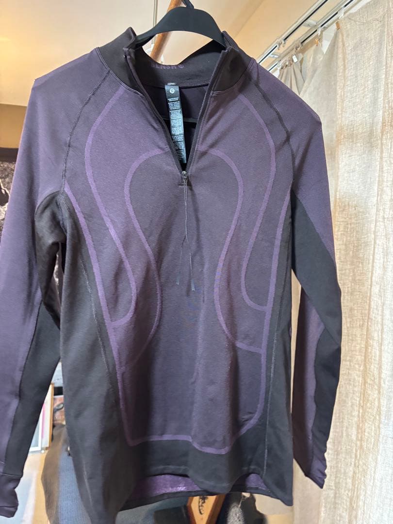 ルルレモン　シャツ