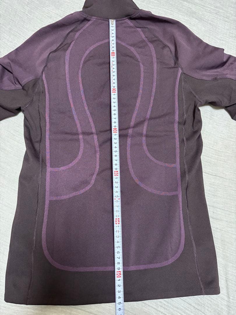 ルルレモン　シャツ