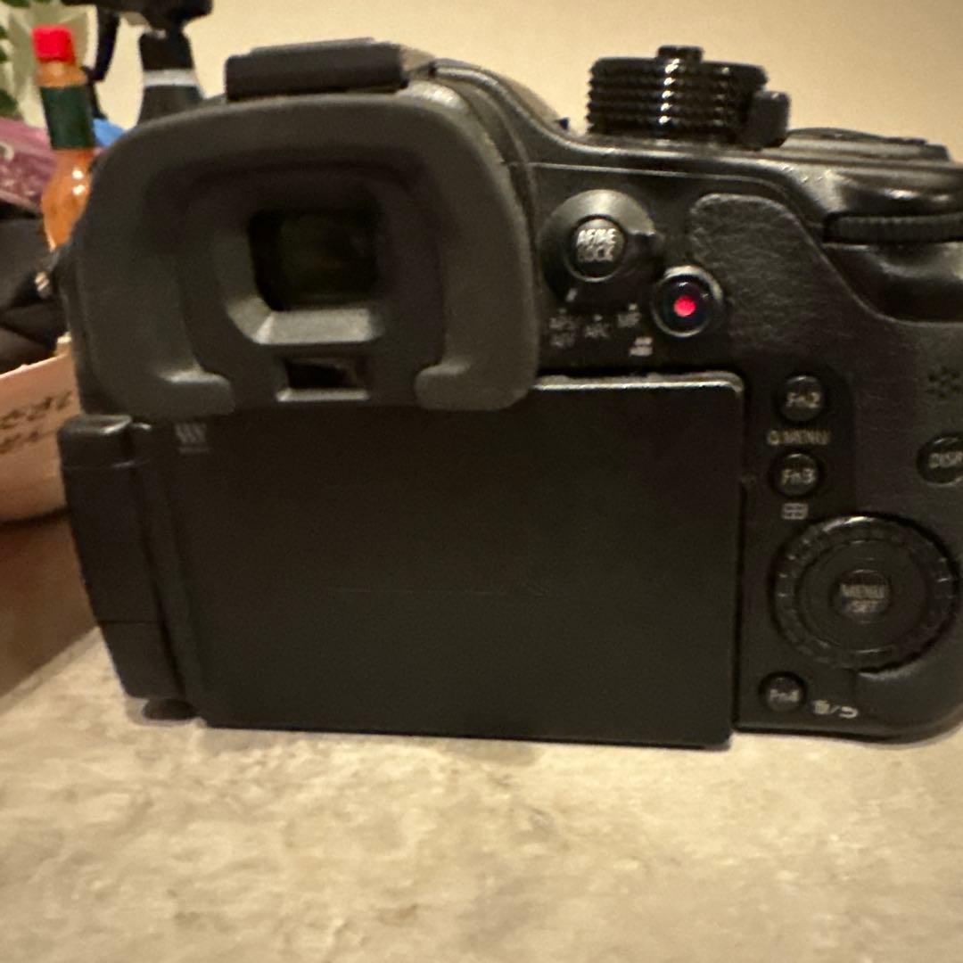 LUMIX GH4 デジタル一眼レフカメラ ＋ LUMIX レンズ付き