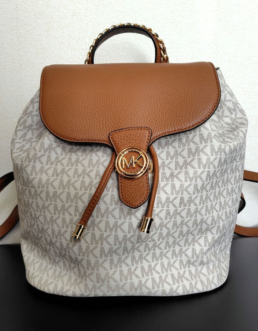 未使用　MICHEL KORS マイケルコース　リュック　バックパック　バッグ