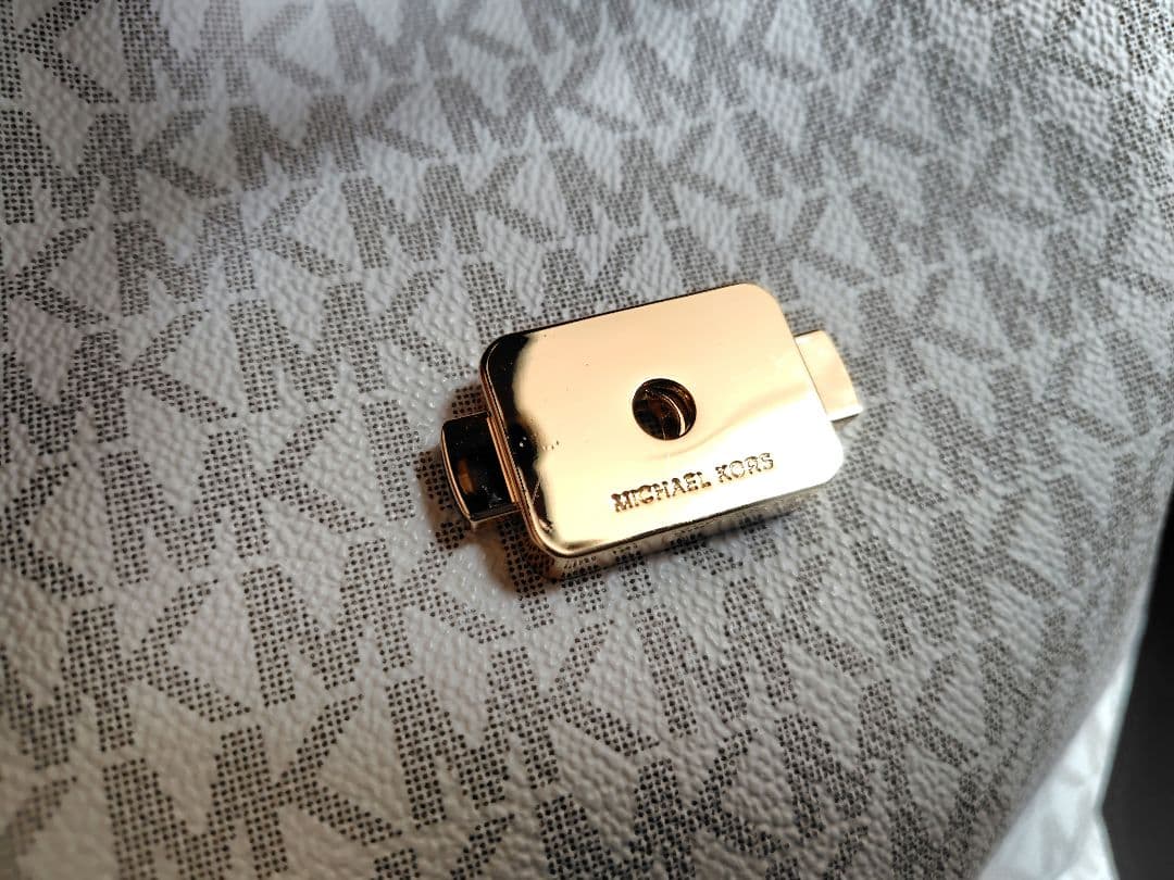 未使用　MICHEL KORS マイケルコース　リュック　バックパック　バッグ