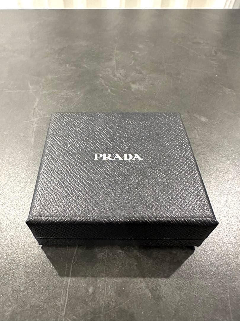 【送料込み】PRADAサフィアーノレザーケース
