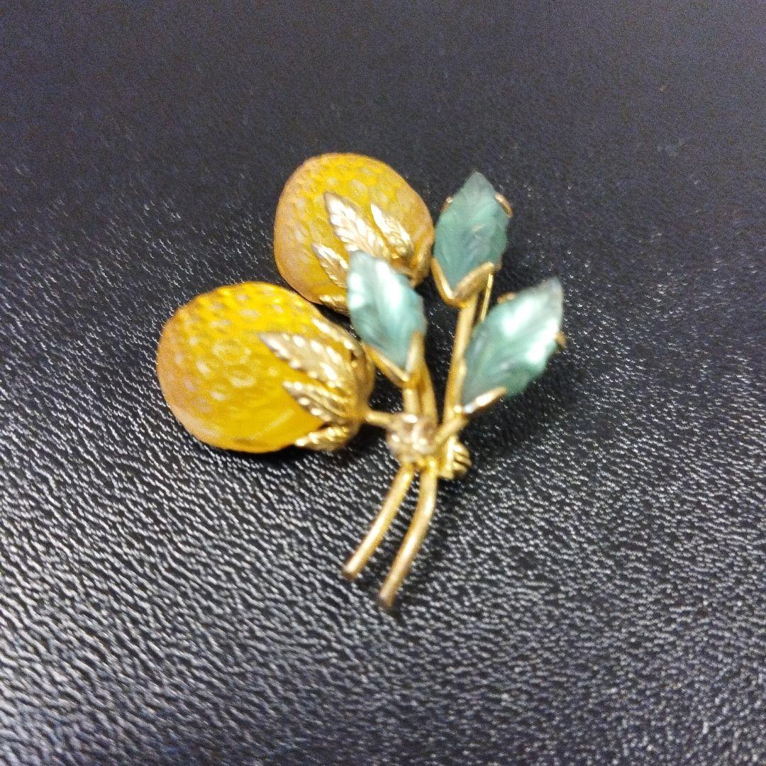 AUSTRIA フルーツ ブローチ ストロベリー②