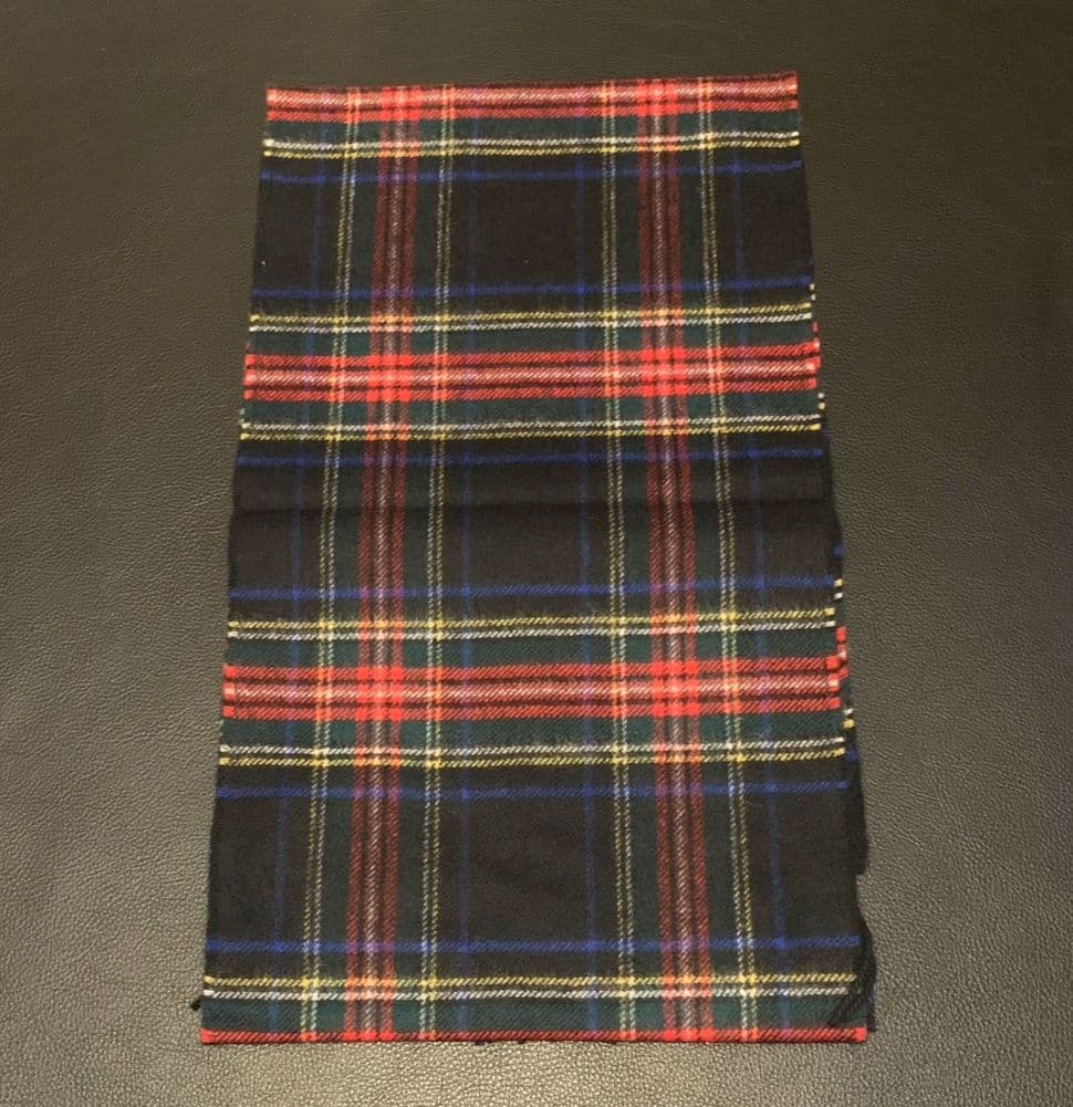 Johnstons of Elgin チェック柄マフラー