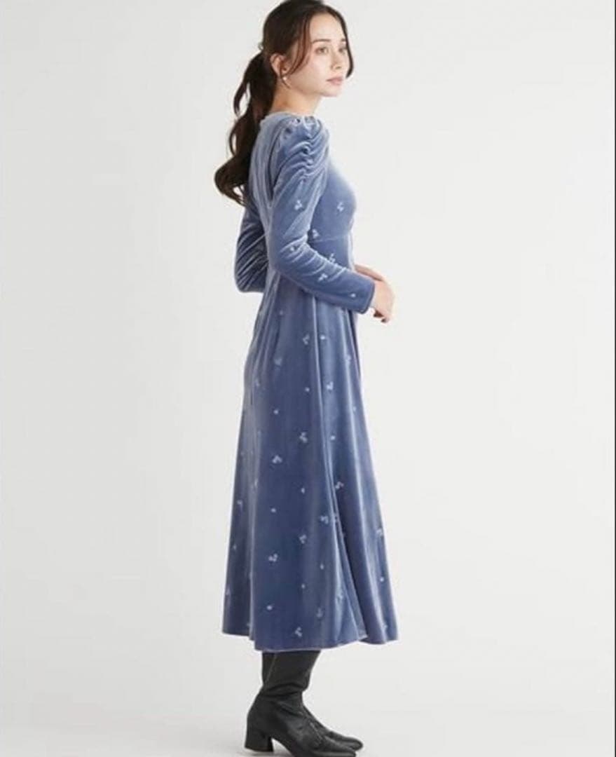 ベロア総刺繍ワンピース