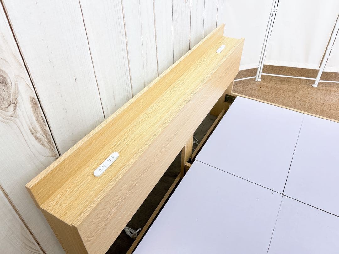 引き出し2杯付きダブルベッドフレーム