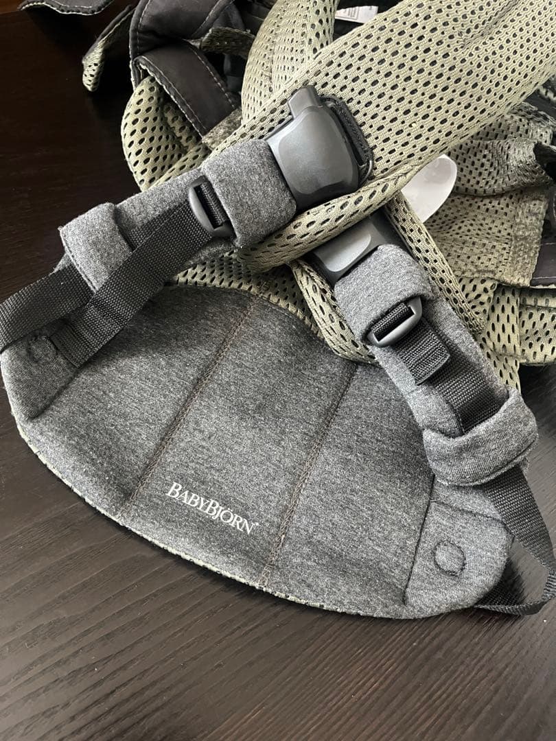 【美品】BABY BJORNベビービョルン ハーモニー 抱っこ紐 ダークグリーン