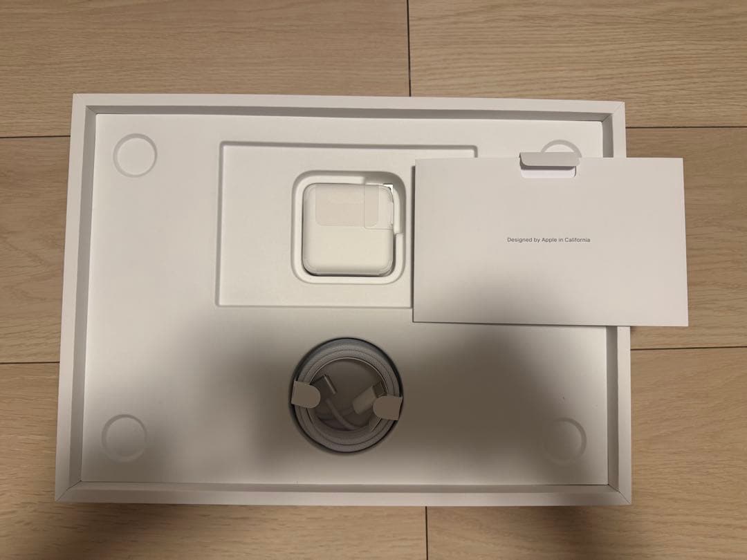 【極美品】MacBook Air13インチ 2025年M4 256GB シルバー