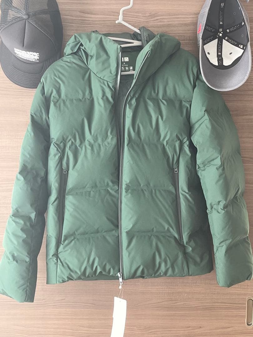 s*7様 【新品】　ユニクロ　シームレスダウンパーカー3Dカット　グリーン　Mサ