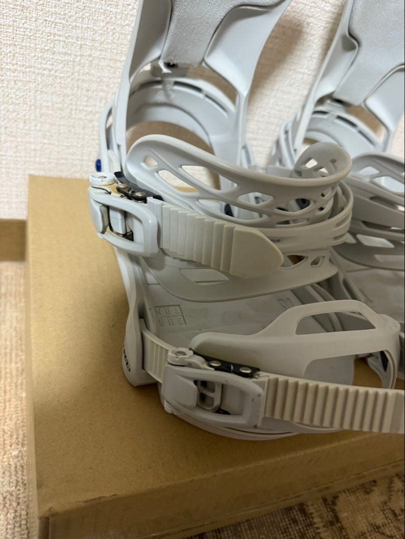 Burton カーテル　22-23 Sサイズ