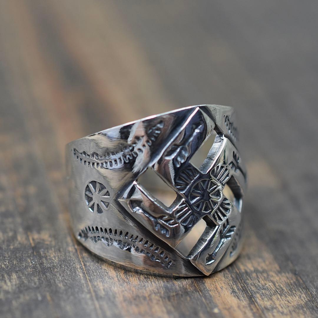 20号 シルバー925 カットアウト スワスティカ 卍 インディアンジュエリー