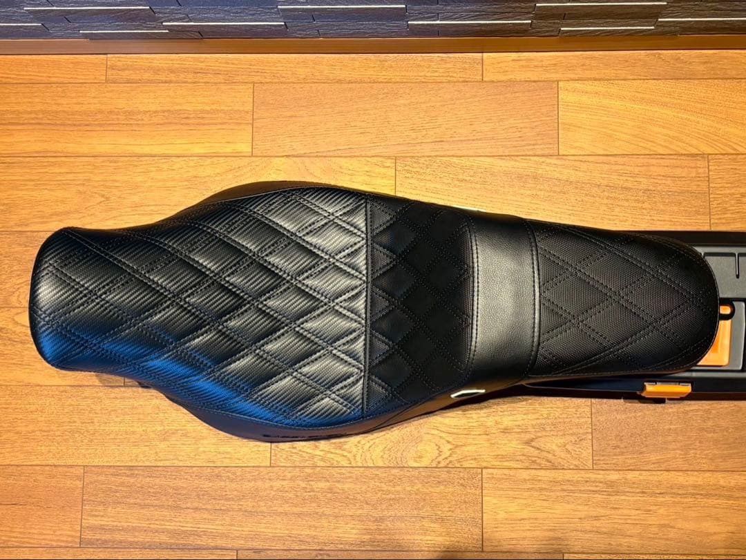 Saddlemen Pro Series SDC パフォーマンスグリッパーシート