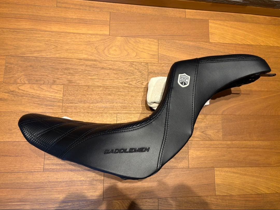 Saddlemen Pro Series SDC パフォーマンスグリッパーシート