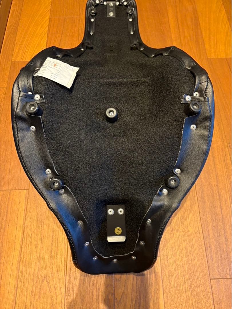 Saddlemen Pro Series SDC パフォーマンスグリッパーシート