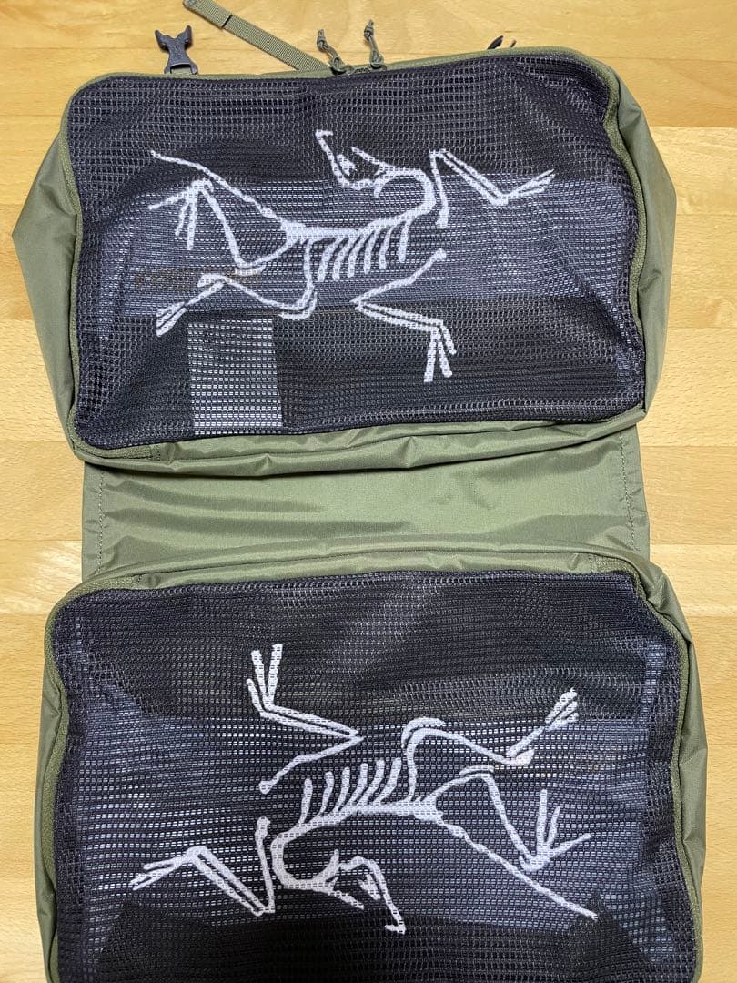 ARC'TERYX トラベルポーチ 大容量