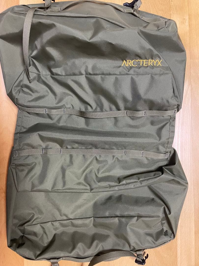 ARC'TERYX トラベルポーチ 大容量