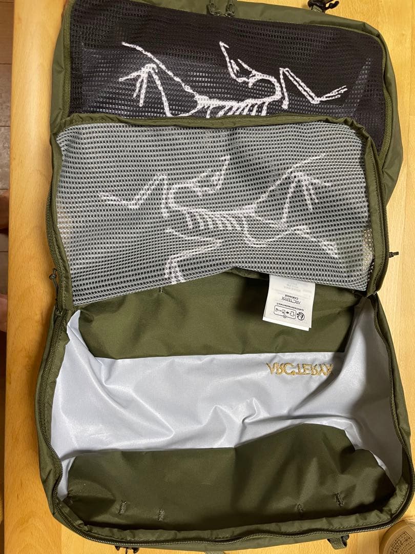 ARC'TERYX トラベルポーチ 大容量