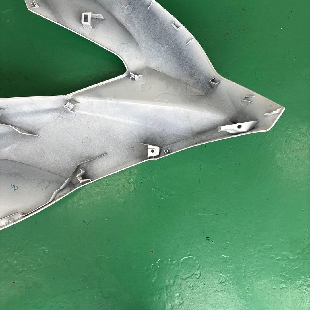 ホンダpcx125左フロントサイドカバー