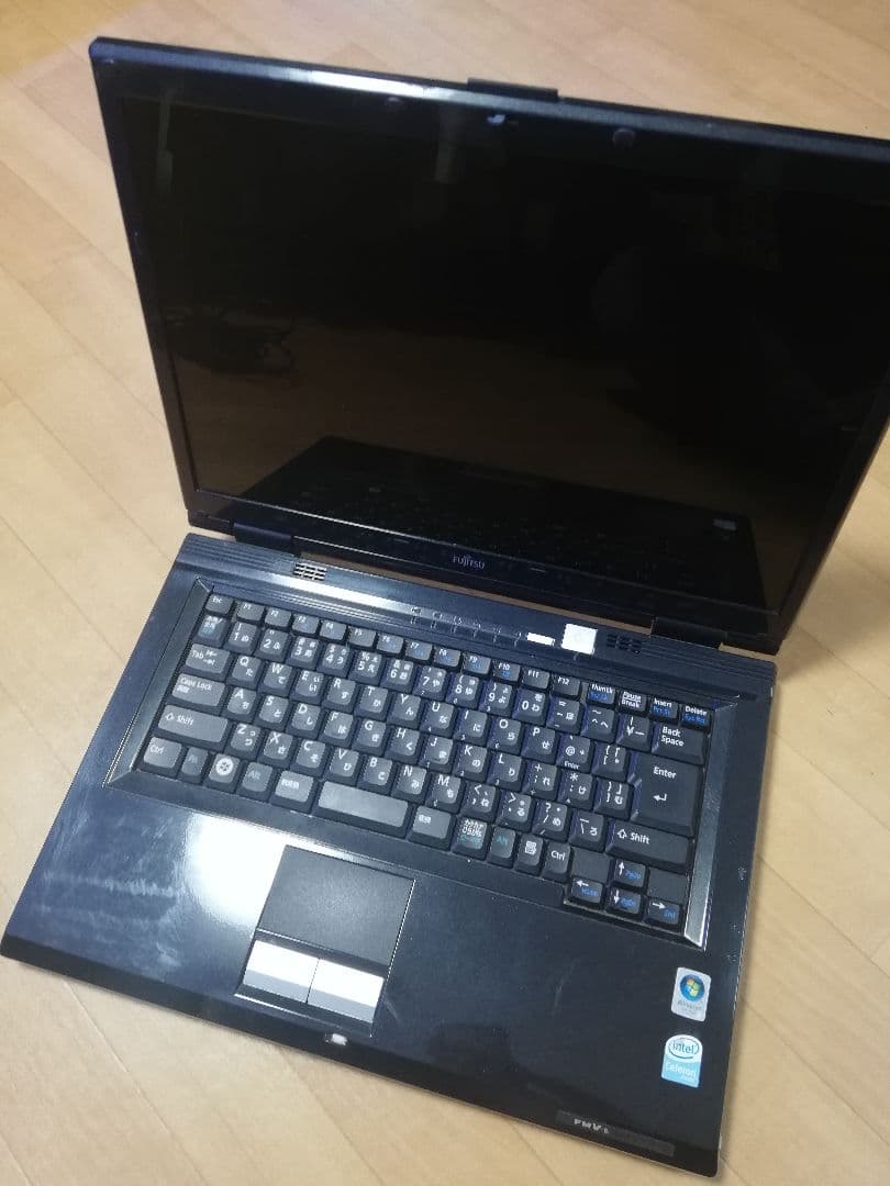 富士通ノートパソコンFMV BIBLO NF/B40
