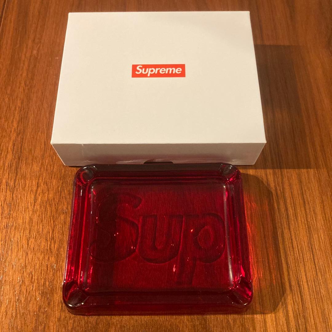 Supreme debossed glass ashtray 赤