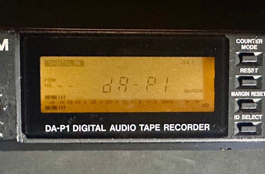 TASCAM プロ用ポータブルDATの名機　DA-P1 修理必要訳あり品