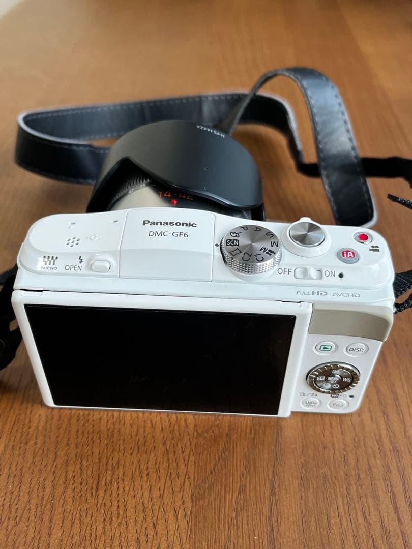 【美品】パナソニック　LUMIX DMC-GF6 (ホワイト)