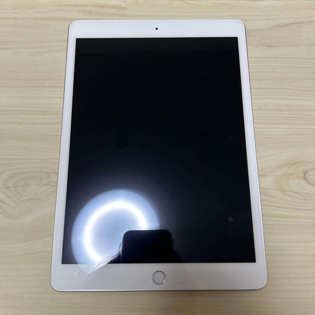 【ジャンク品】Apple iPad（第7世代）シルバー 32GB