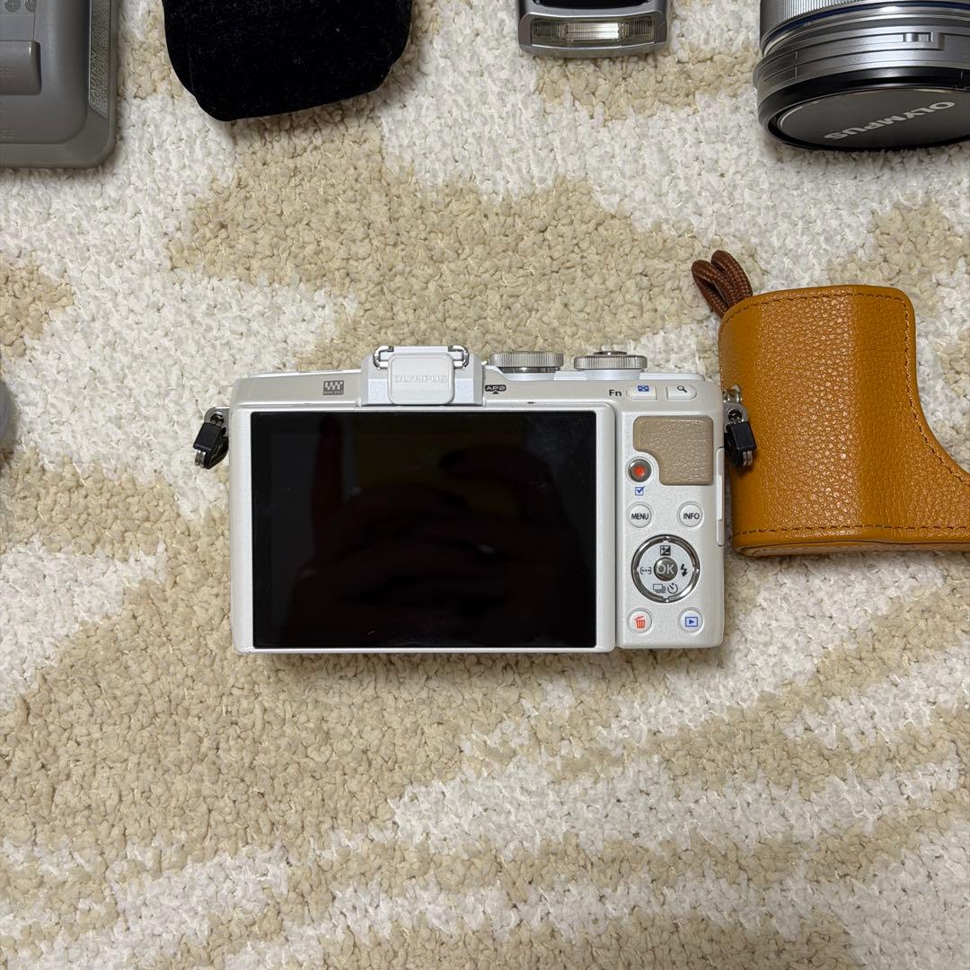 Olympus PEN EPL7 ミラーレス一眼カメラ　レンズ1個使用不可