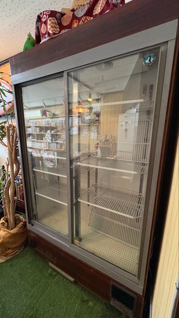 業務用大型ガラス扉冷蔵庫 ホシザキ