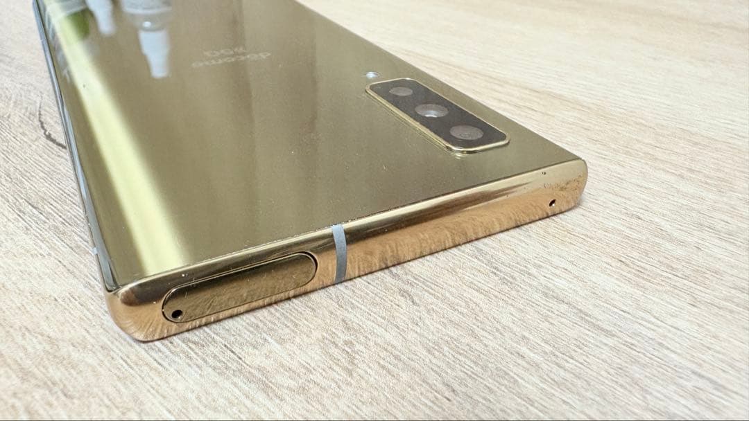 arrows NX9 F-52A ゴールド docomo SIMロック解除済