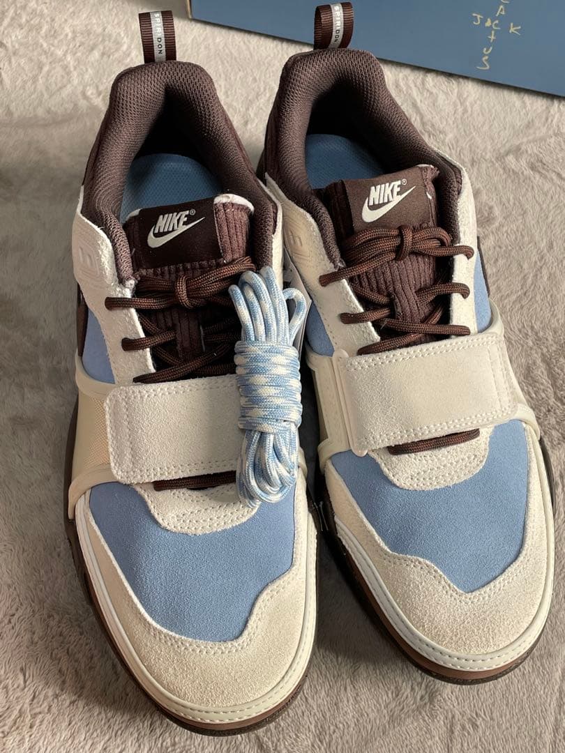新品Travis Scott × Nike Zoom Field Jaxx 28
