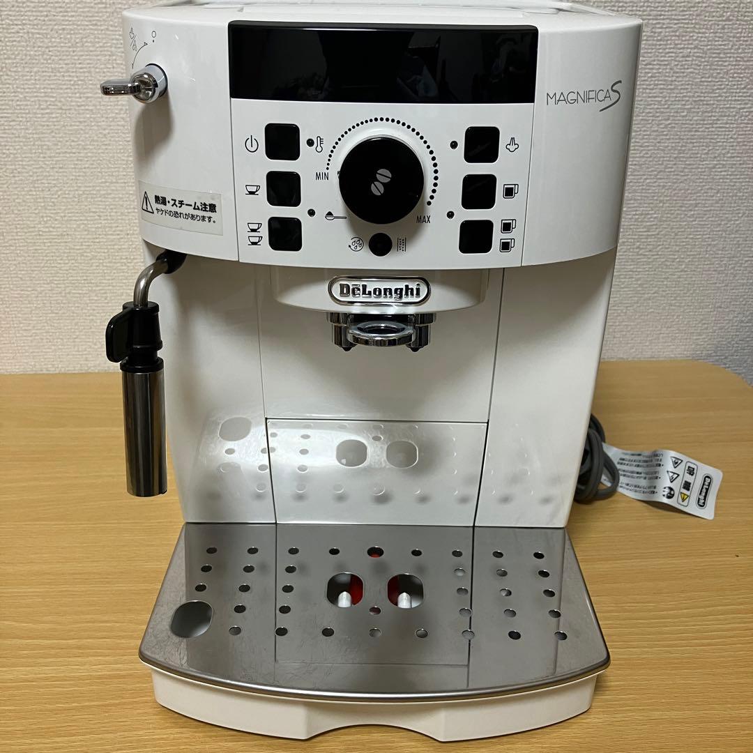 ☆デロンギ　全自動コーヒーメーカー　マグニフィカS　ECAM22112W